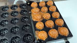 호두과자 · 10원빵 Walnut Cakes & 10 Won Bread